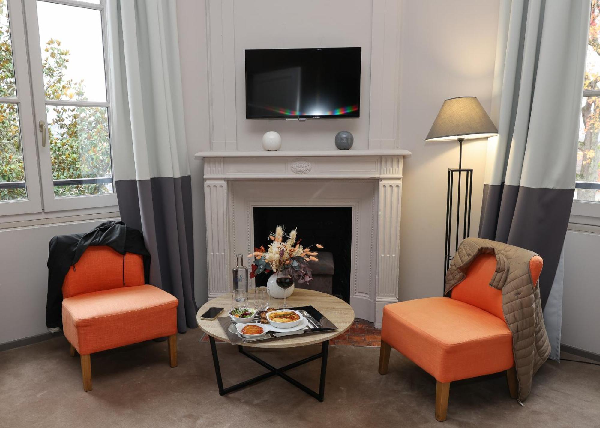 Hotel Chateau De Lacan Брив ла Гайард Екстериор снимка